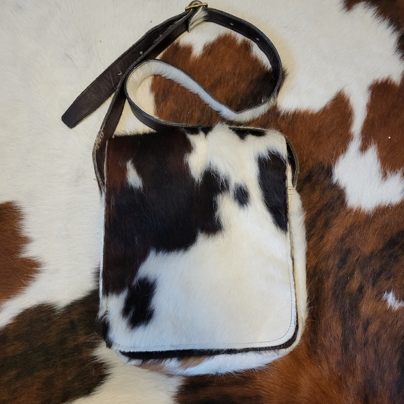 Y2K Handbags - Y2K Vintage cowhide cross body bag